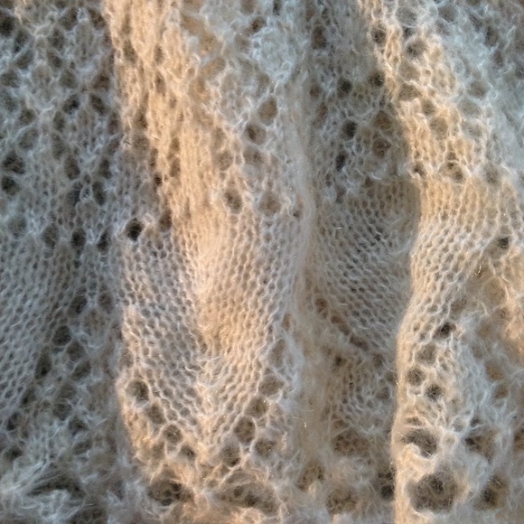 Delicate wool skirt from Urban Outfitters. - Picture 4 of 5